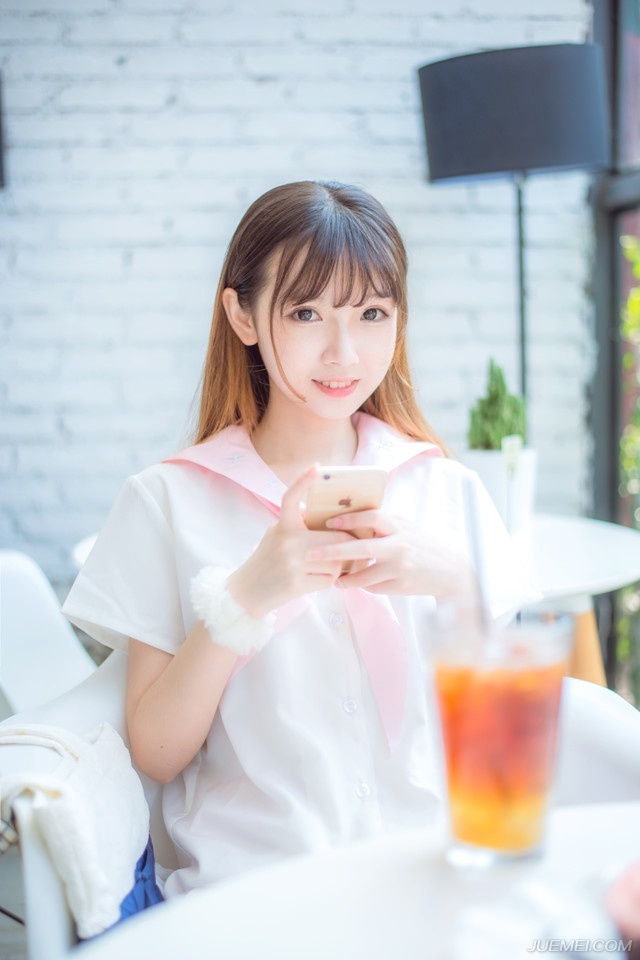 你必须承认，身边总有一些朋友笑声比笑话还好笑。
